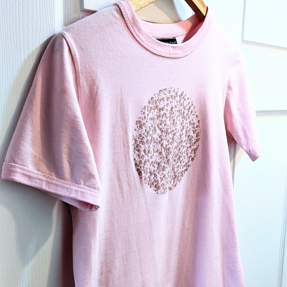 Pink Collectors T-shirt. Gender Neutral. Men's Size Medium.